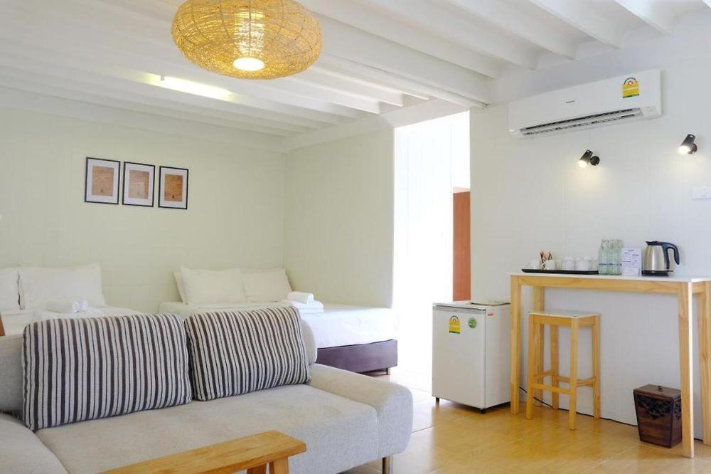 Udee Cozy Hotel Chiang Mai Exteriör bild