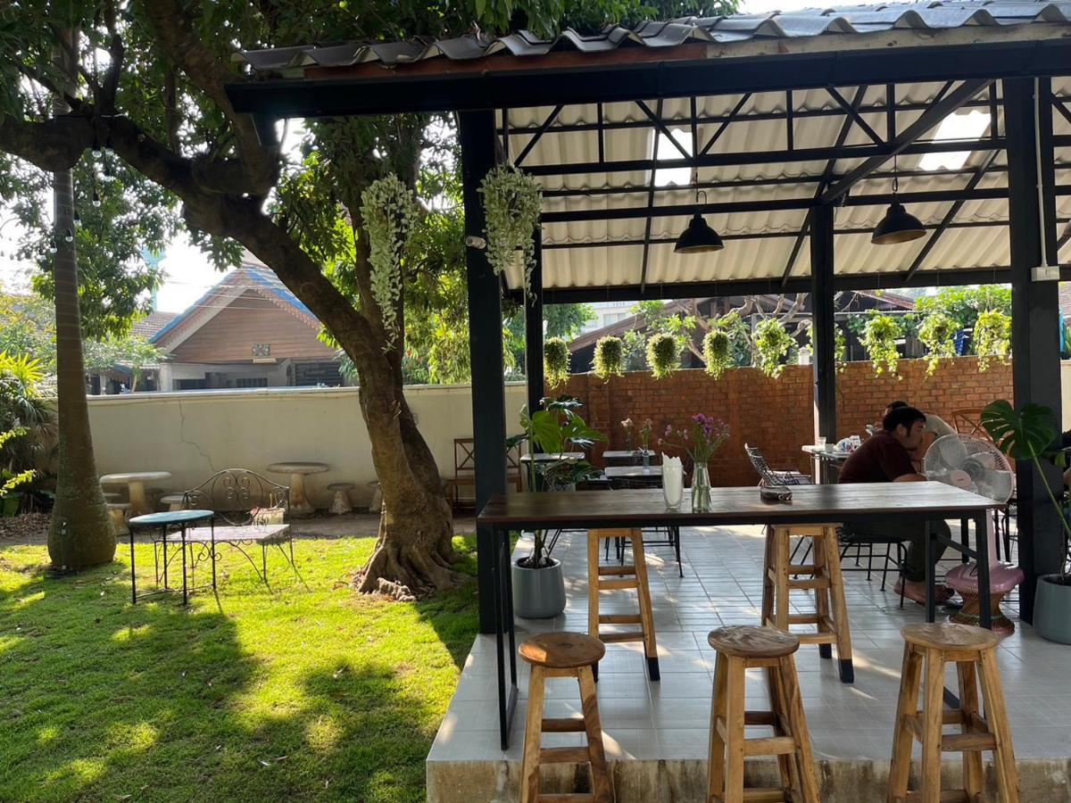 Udee Cozy Hotel Chiang Mai Exteriör bild