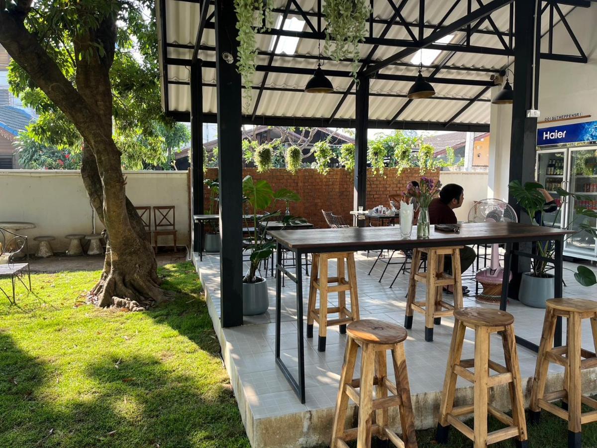 Udee Cozy Hotel Chiang Mai Exteriör bild