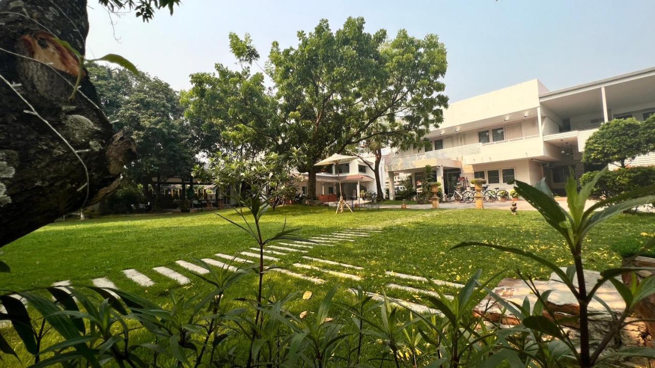 Udee Cozy Hotel Chiang Mai Exteriör bild