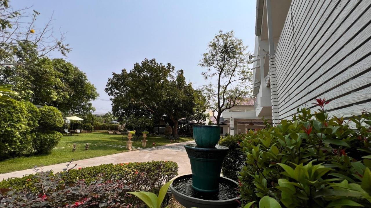 Udee Cozy Hotel Chiang Mai Exteriör bild
