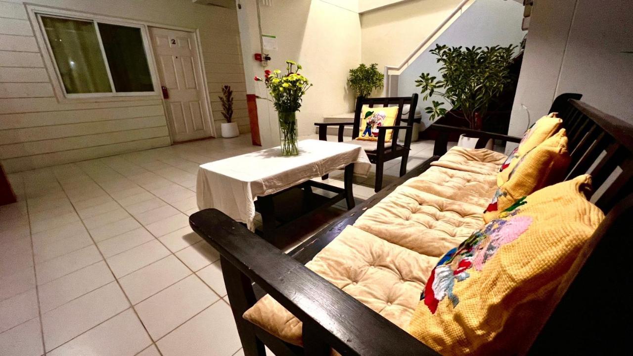 Udee Cozy Hotel Chiang Mai Exteriör bild