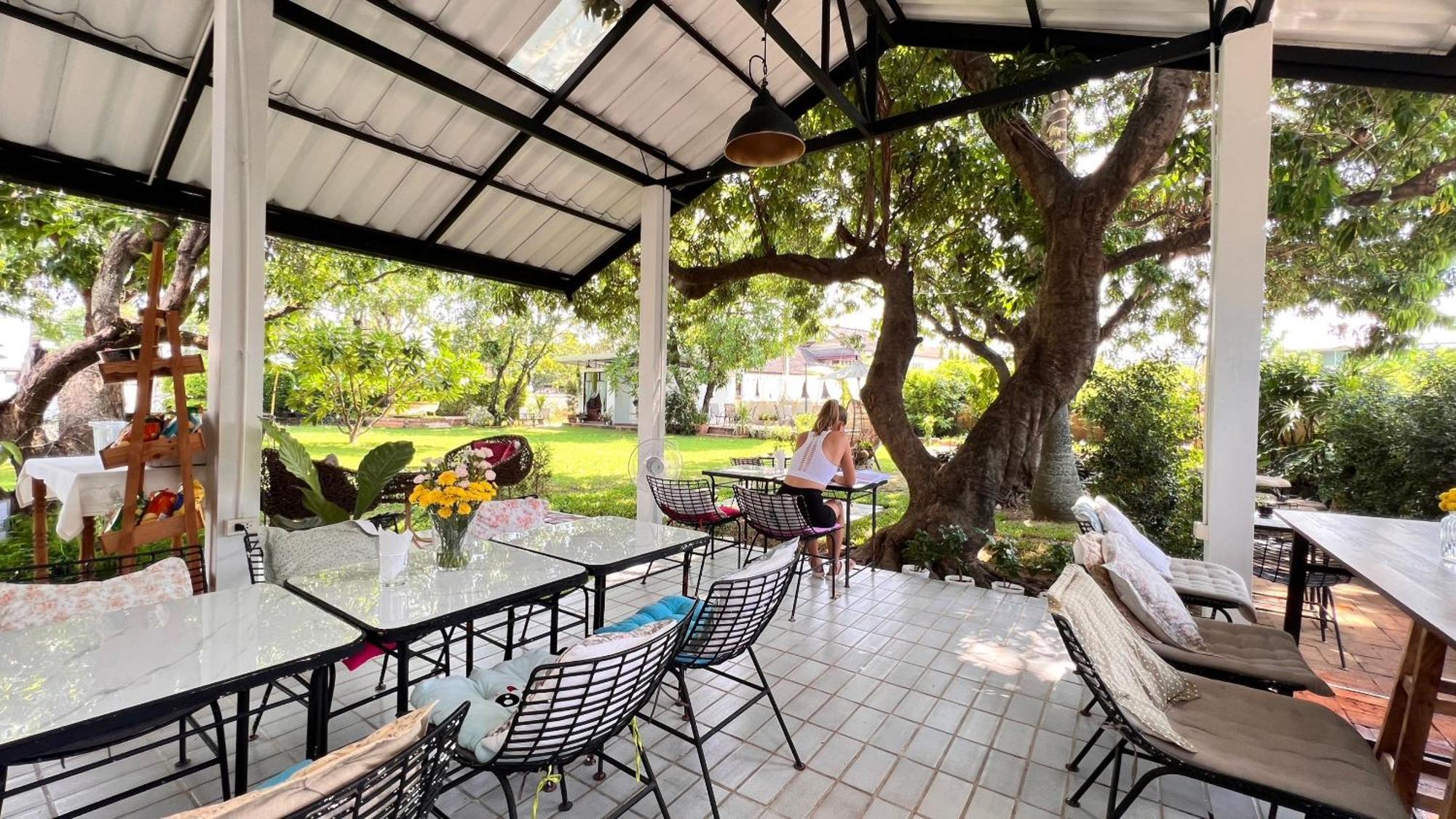 Udee Cozy Hotel Chiang Mai Exteriör bild
