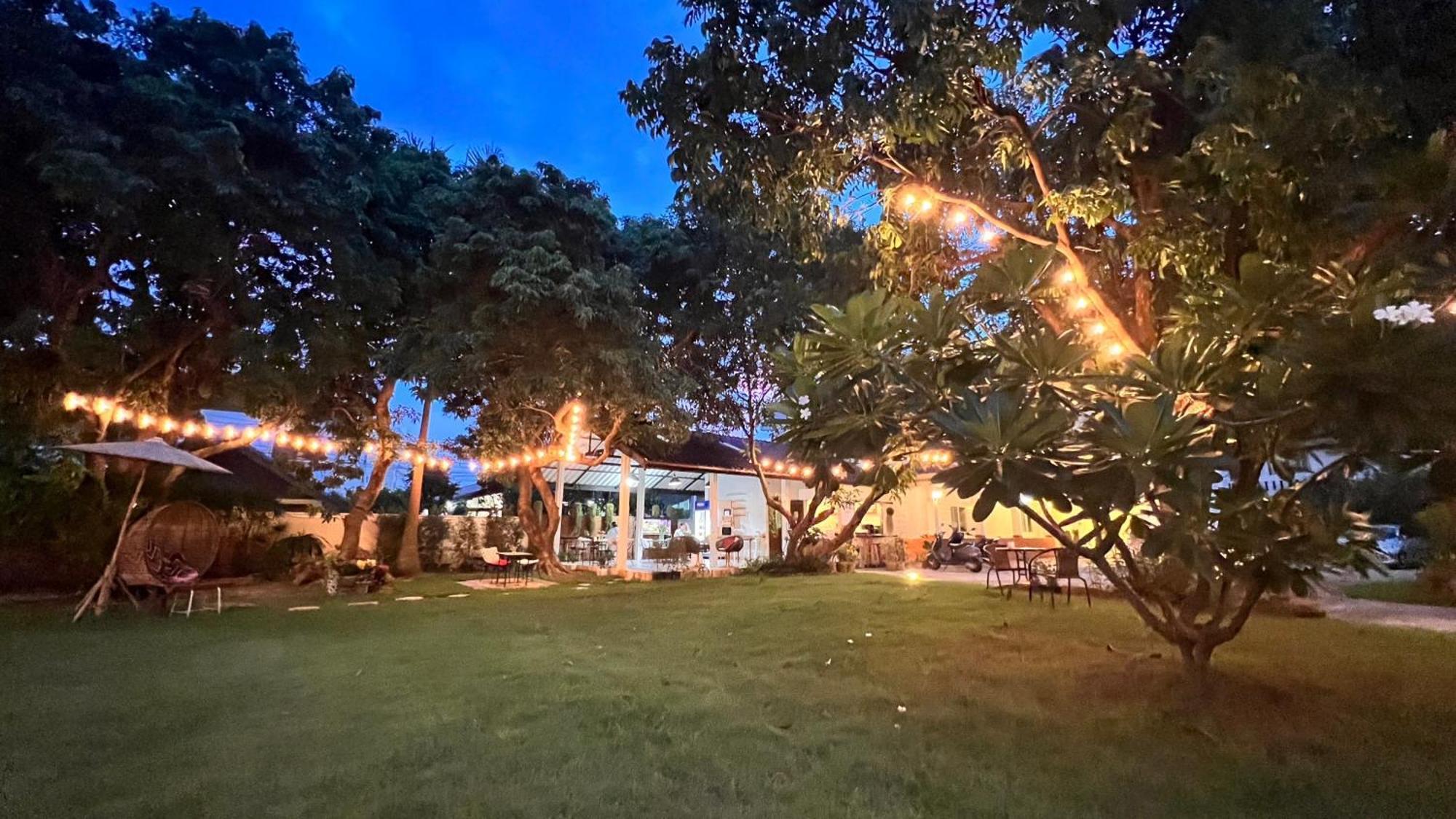 Udee Cozy Hotel Chiang Mai Exteriör bild